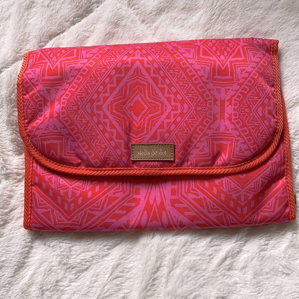 Travel makeup or jewelry case
